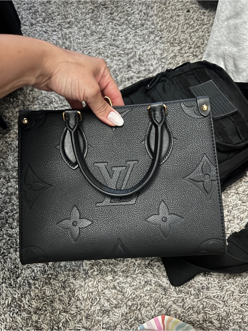 Leather tote comes with strap - Picture 2 of 4